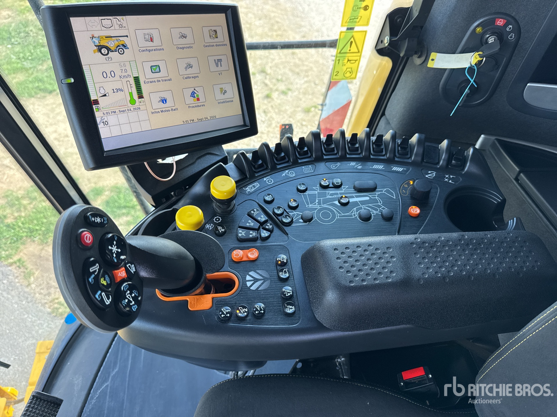 2023 New Holland CR9.90