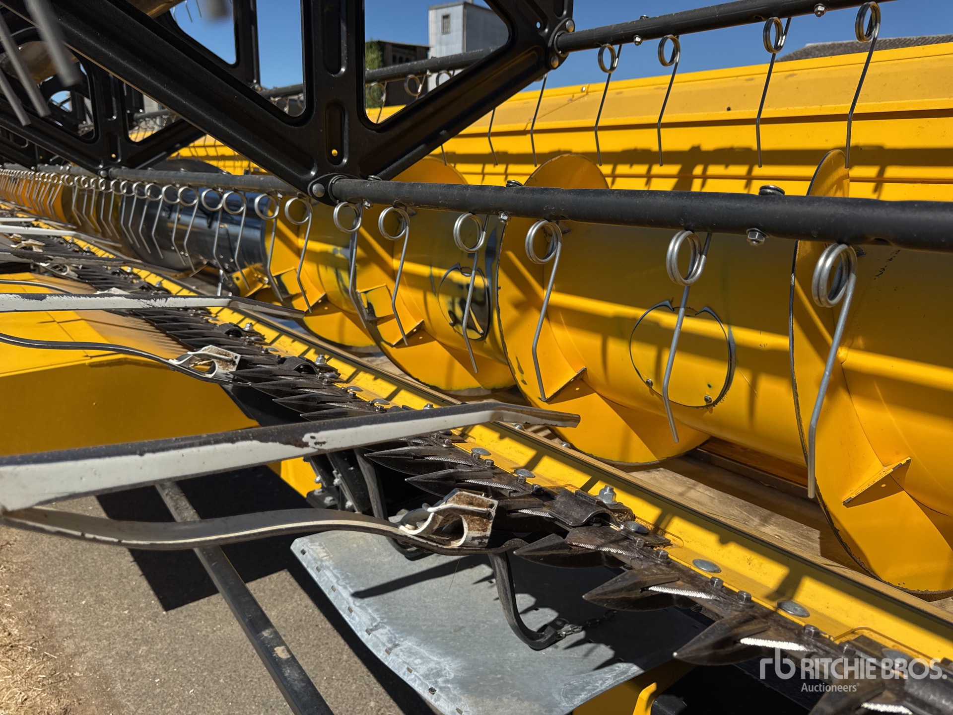 2023 New Holland CR9.90