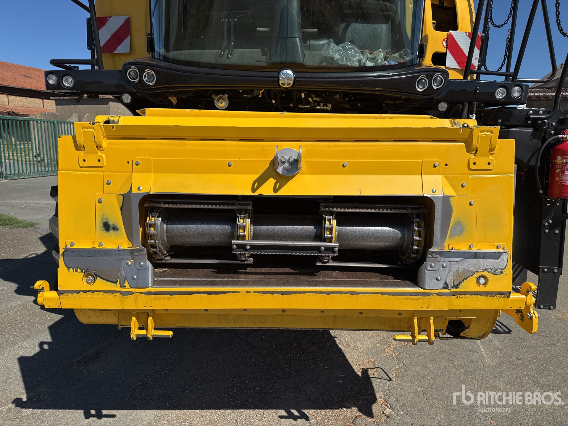 2023 New Holland CR9.90