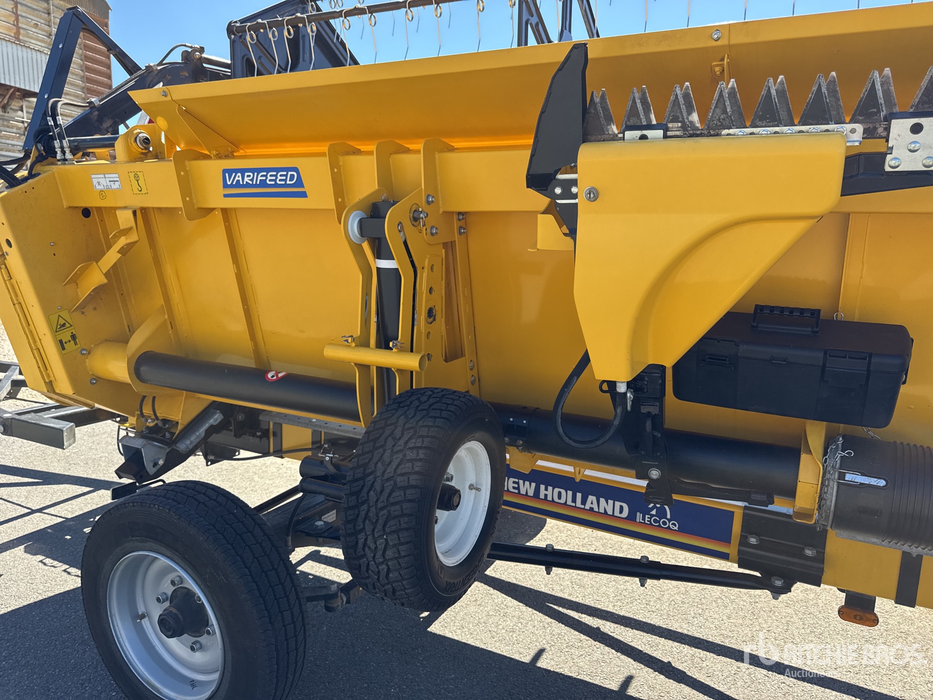 2023 New Holland CR9.90