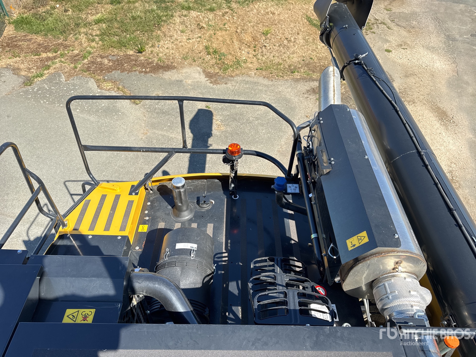 2023 New Holland CR9.90