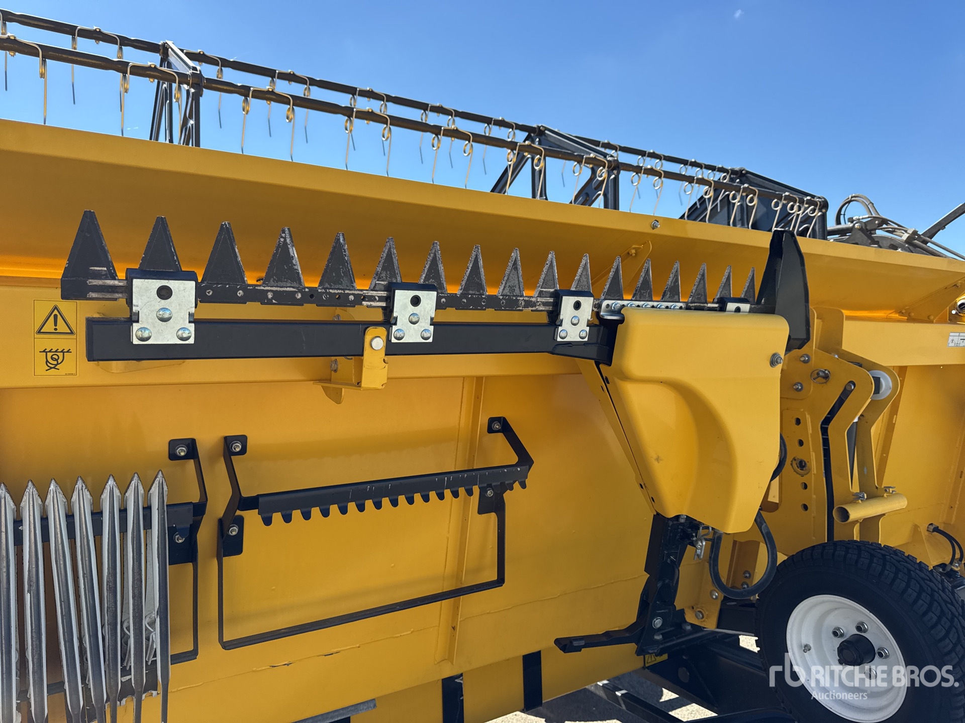 2023 New Holland CR9.90
