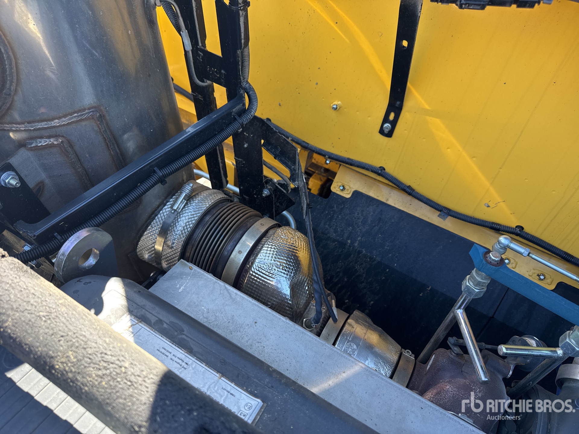 2023 New Holland CR9.90