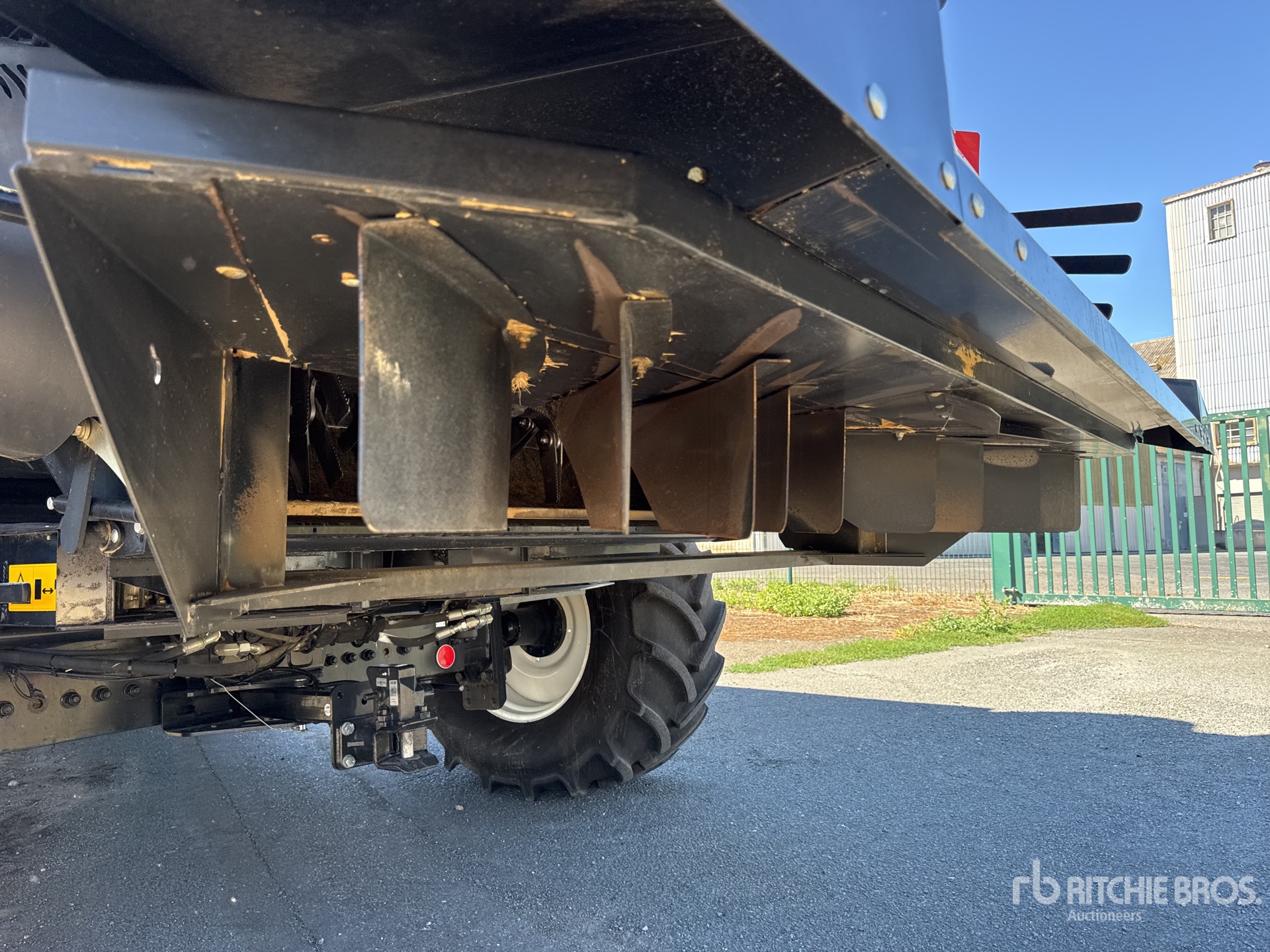 2023 New Holland CR9.90