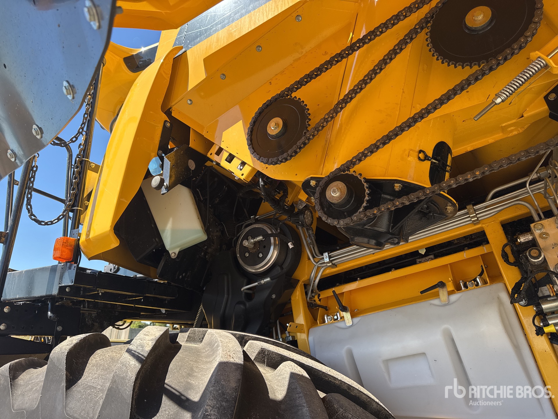 2023 New Holland CR9.90