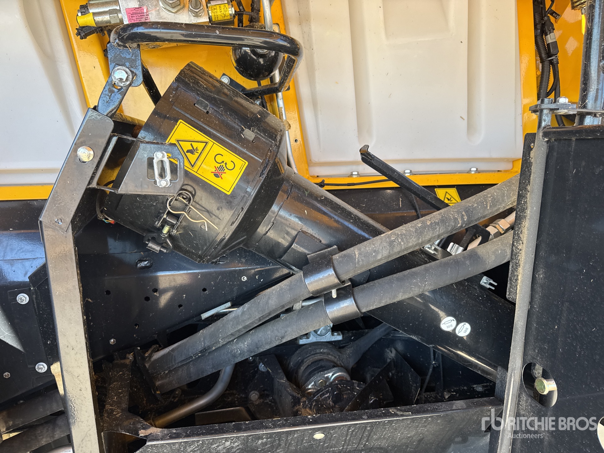 2023 New Holland CR9.90