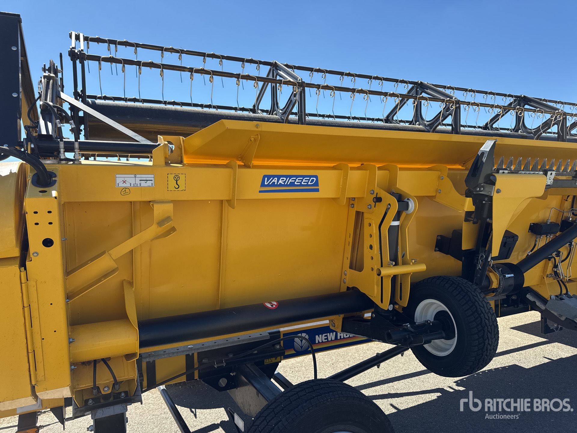 2023 New Holland CR9.90