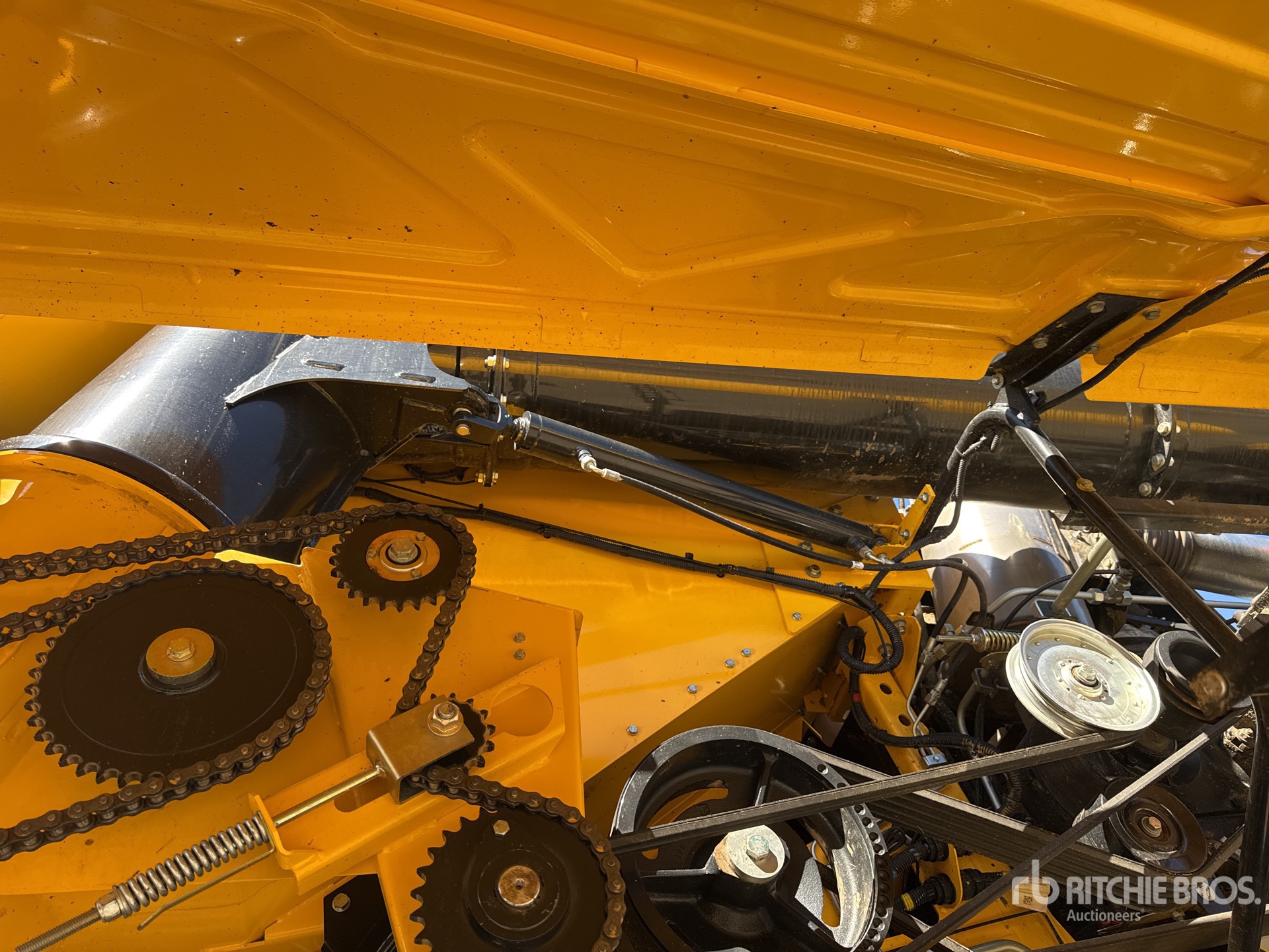 2023 New Holland CR9.90