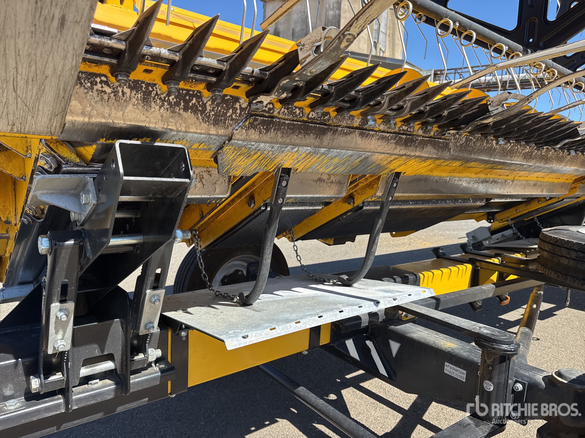 2023 New Holland CR9.90
