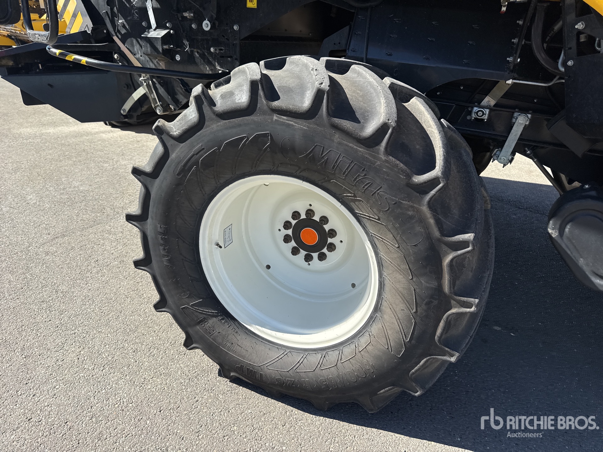 2023 New Holland CR9.90