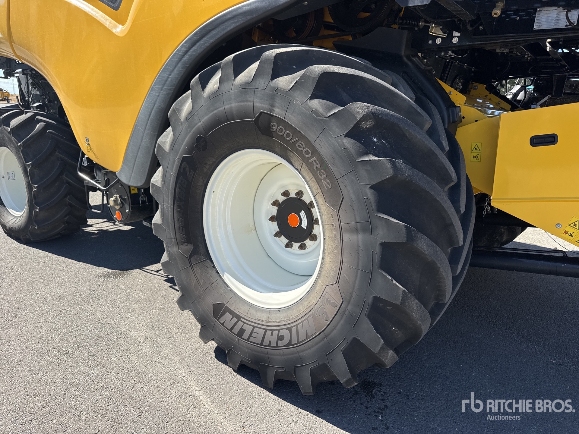 2023 New Holland CR9.90