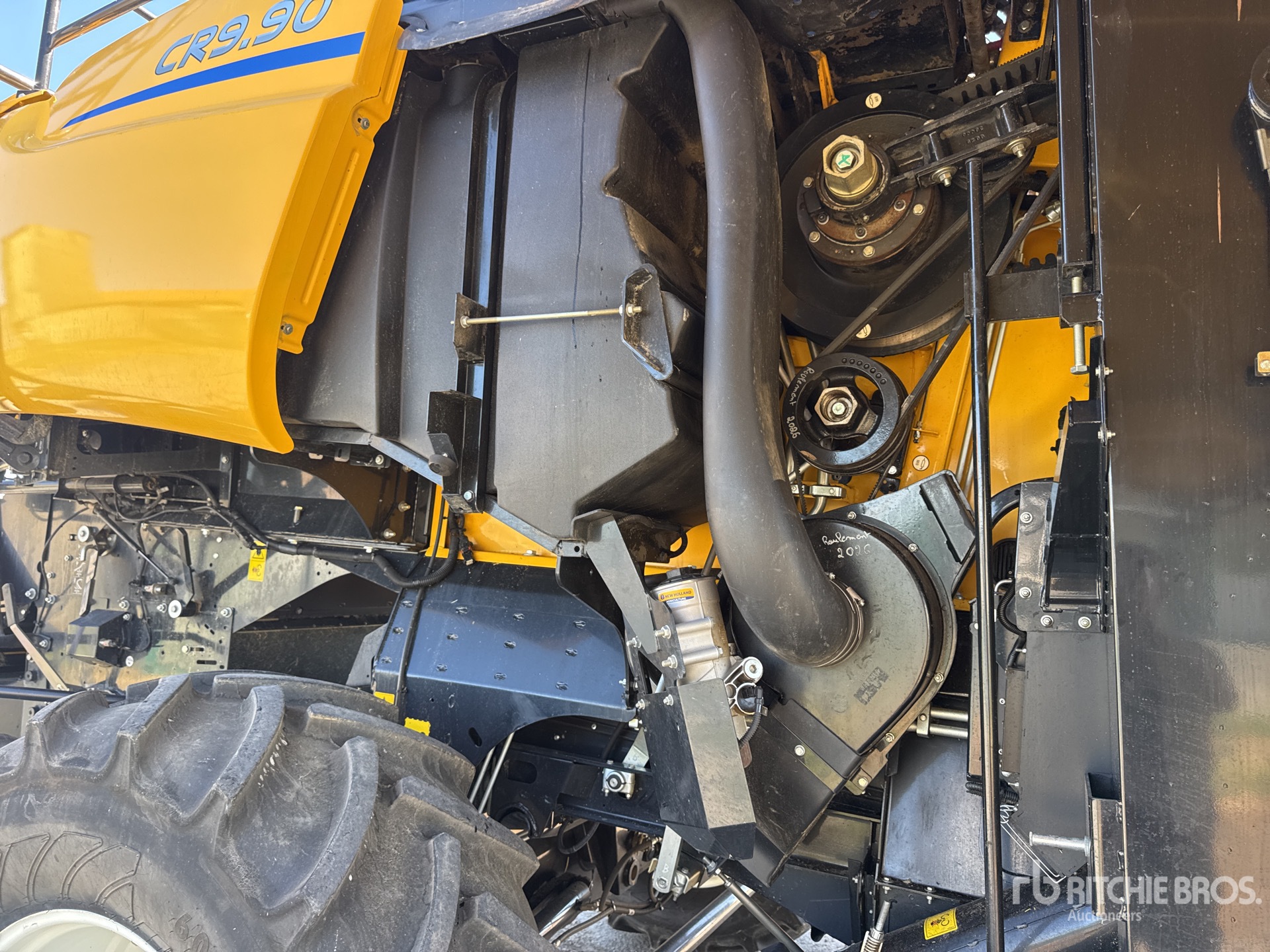 2023 New Holland CR9.90