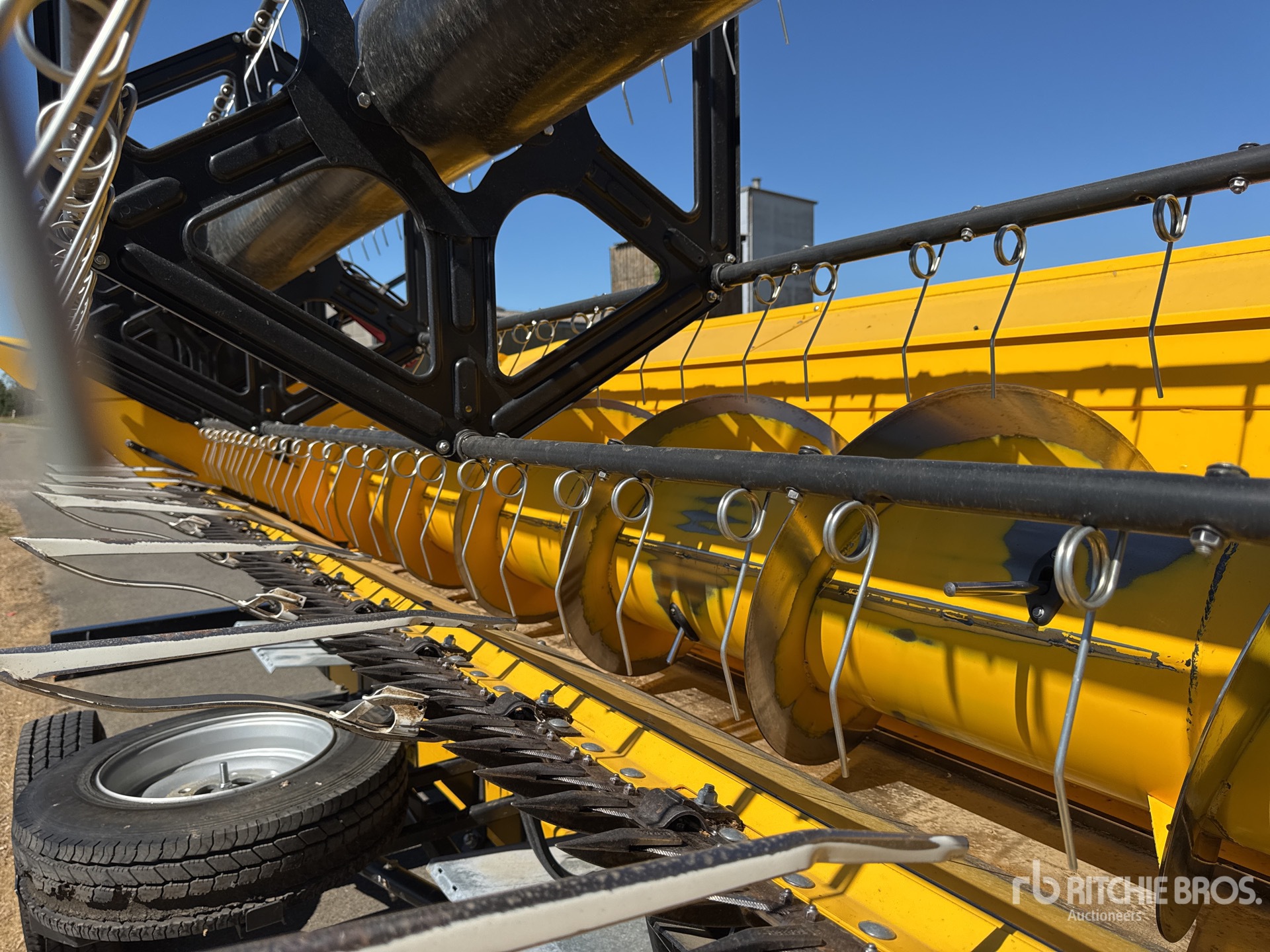 2023 New Holland CR9.90