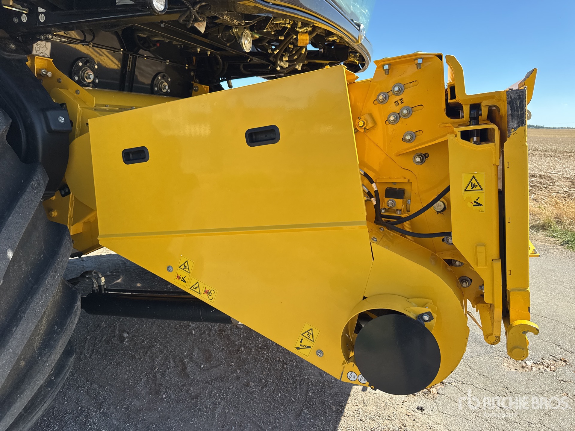 2023 New Holland CR9.90