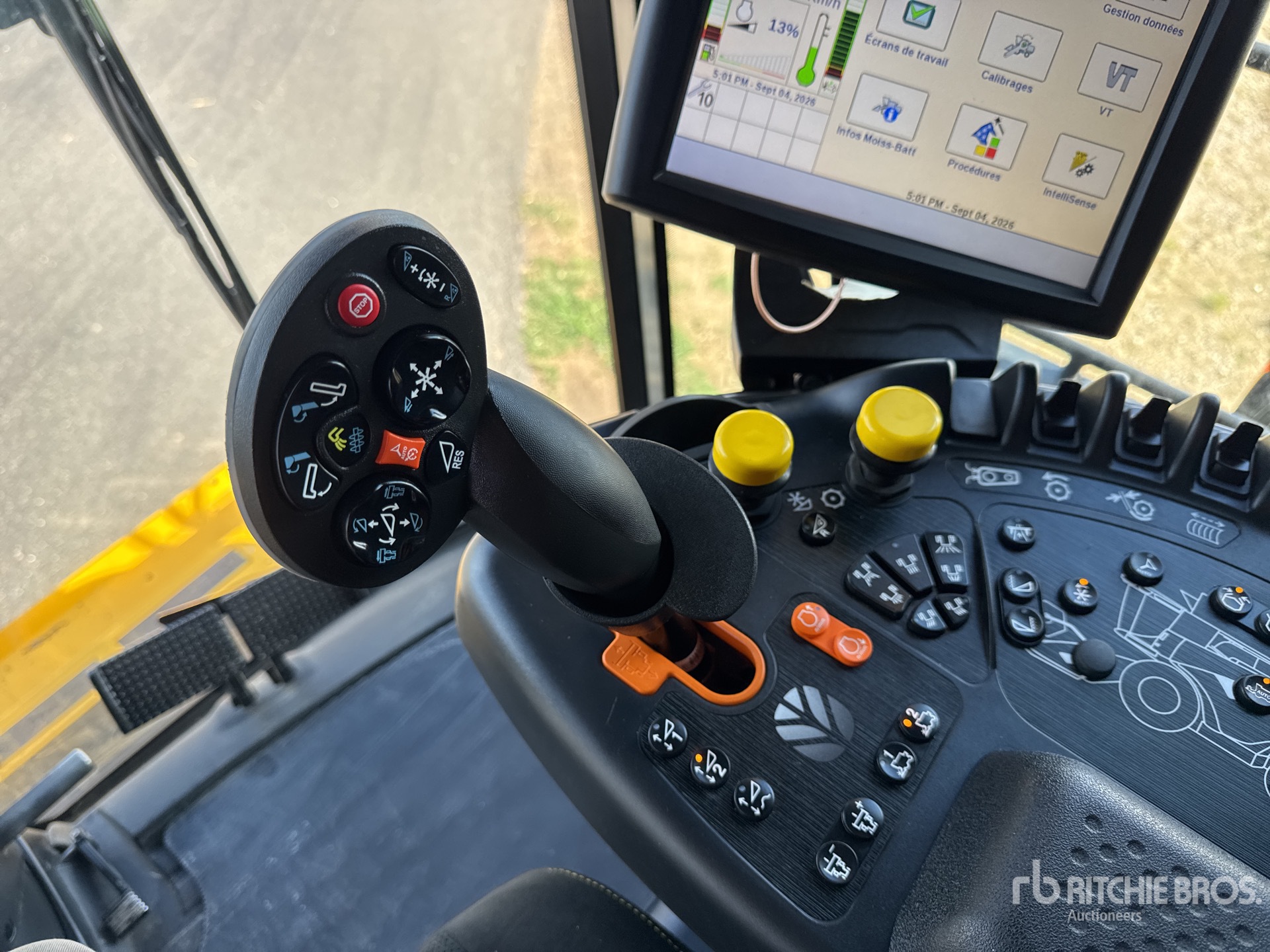 2023 New Holland CR9.90