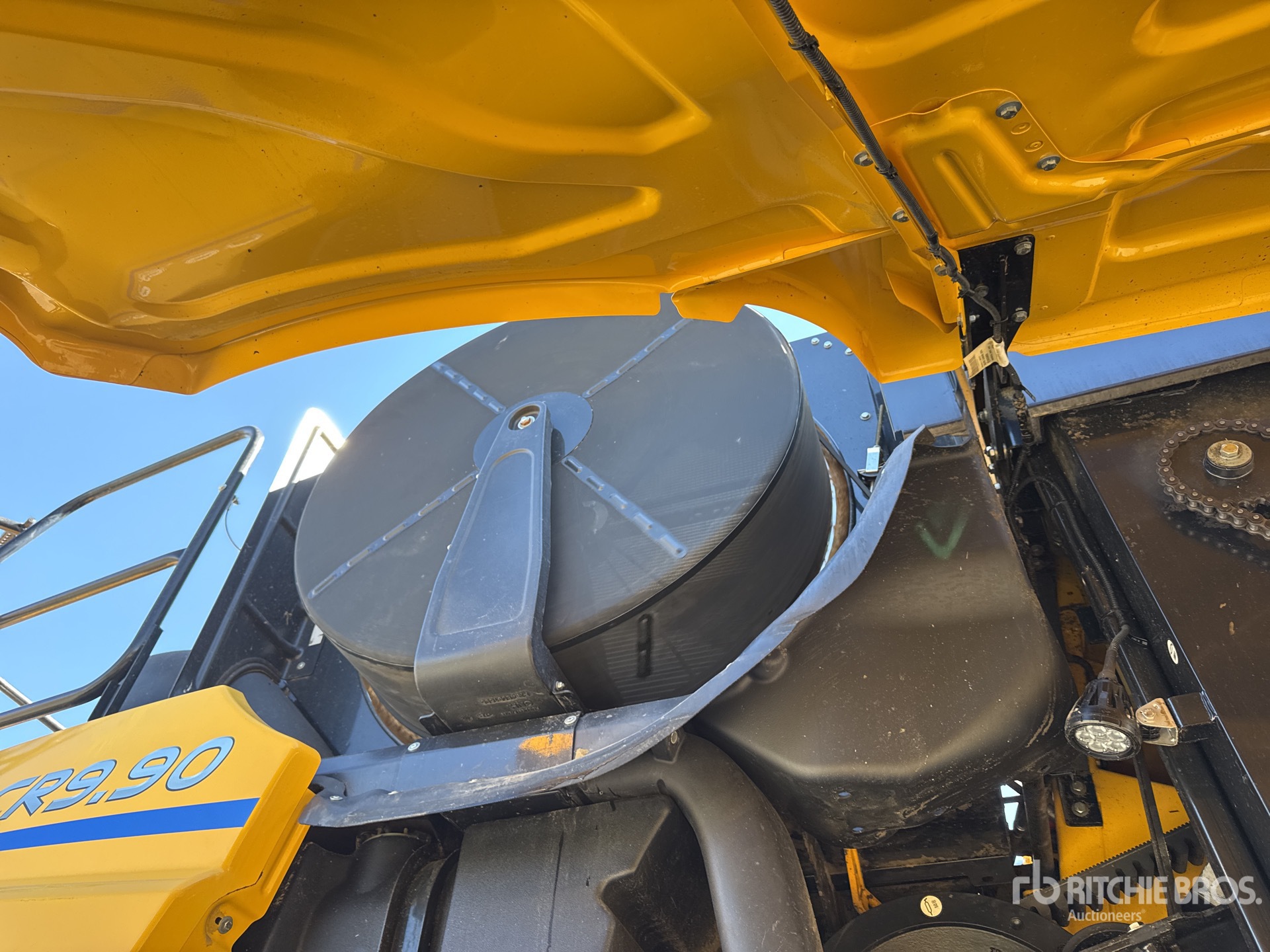 2023 New Holland CR9.90