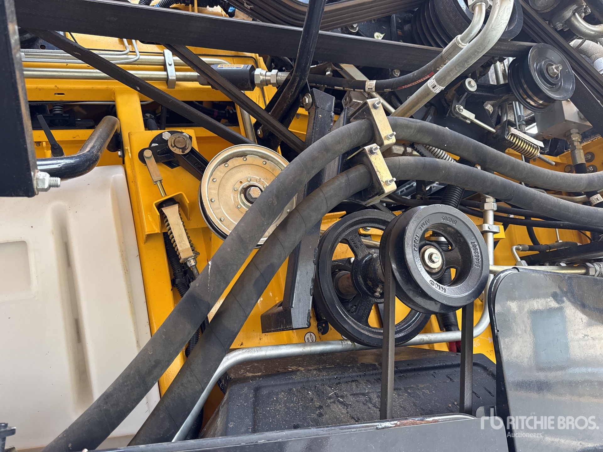 2023 New Holland CR9.90