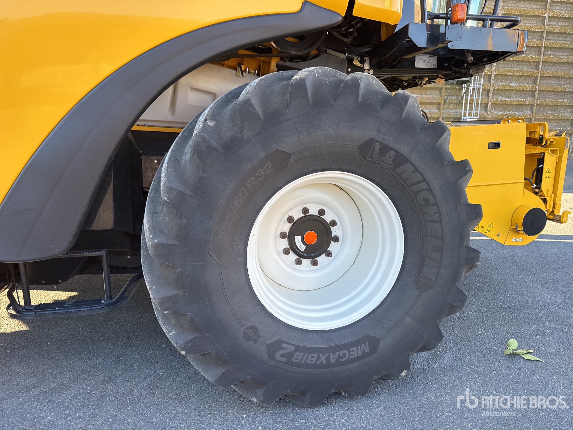 2023 New Holland CR9.90