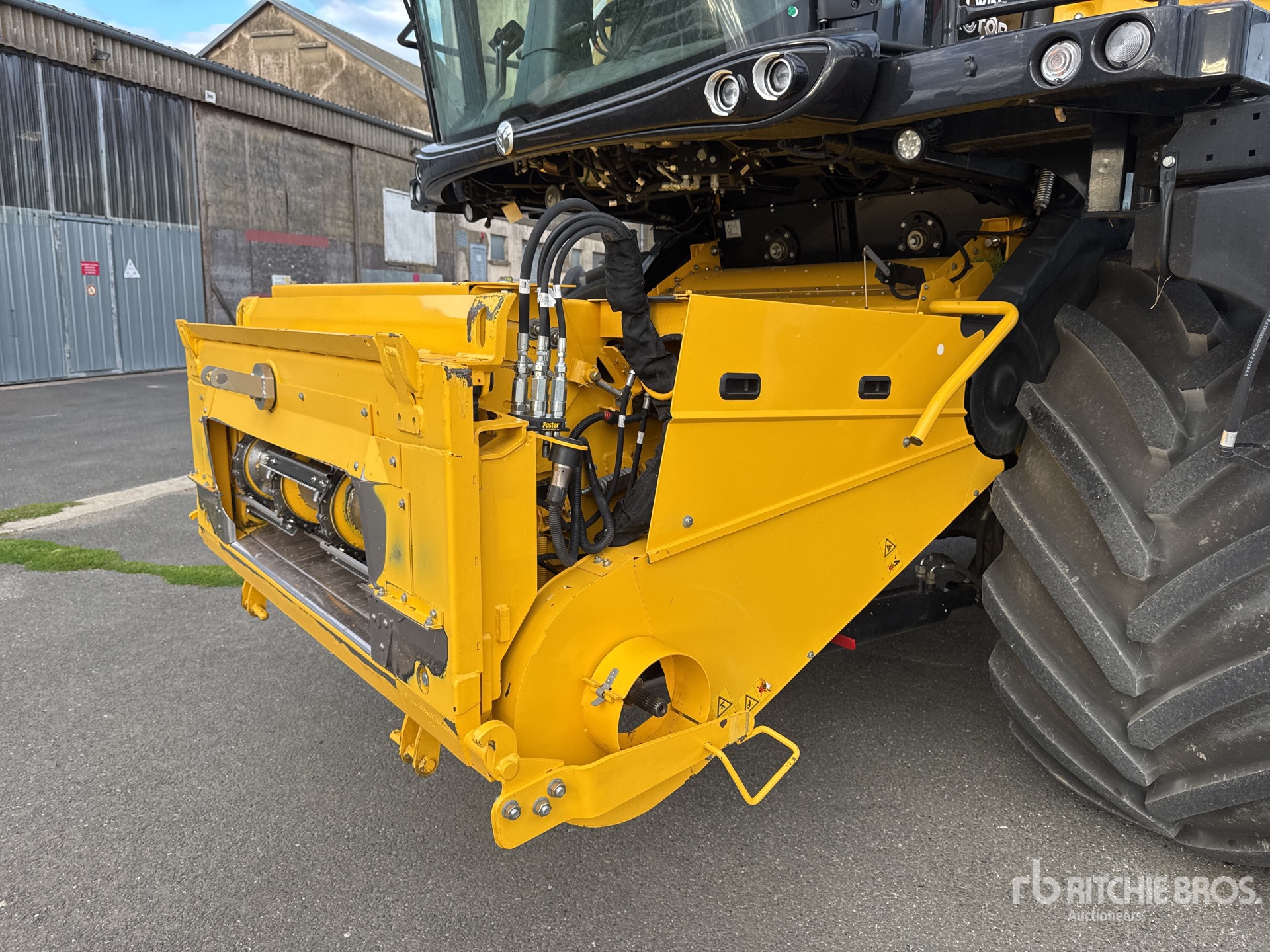 2023 New Holland CR9.90