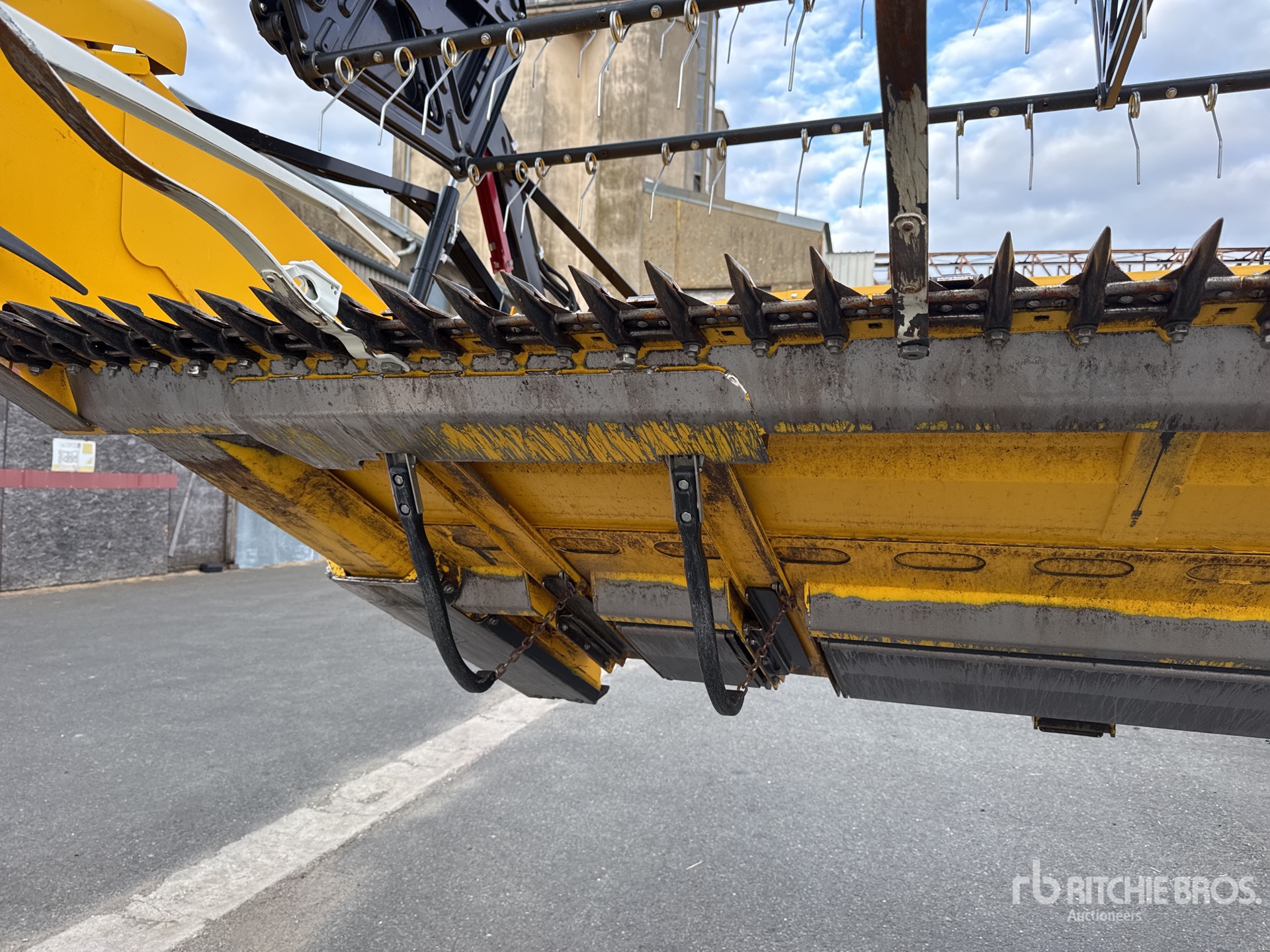 2023 New Holland CR9.90