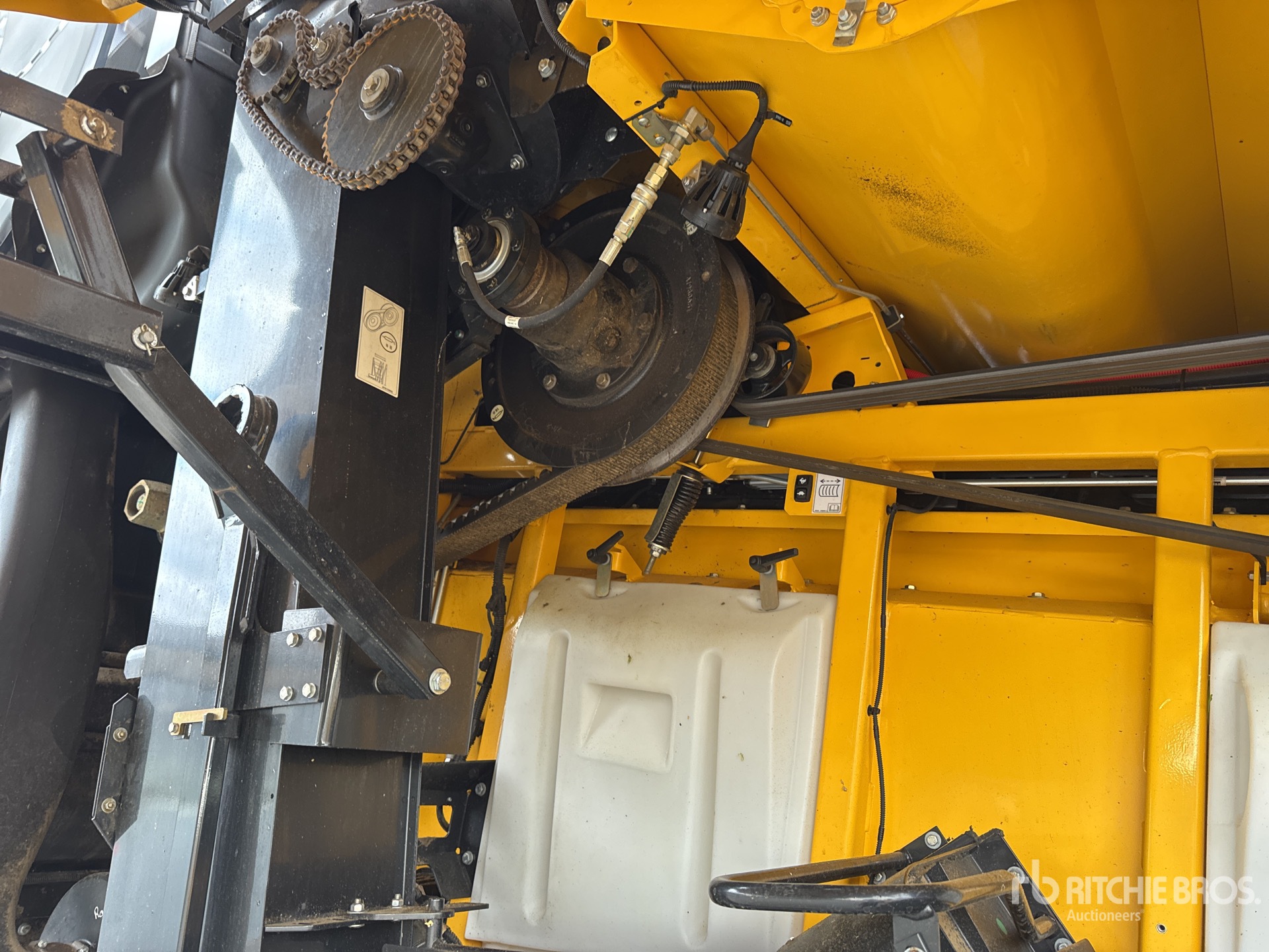 2023 New Holland CR9.90
