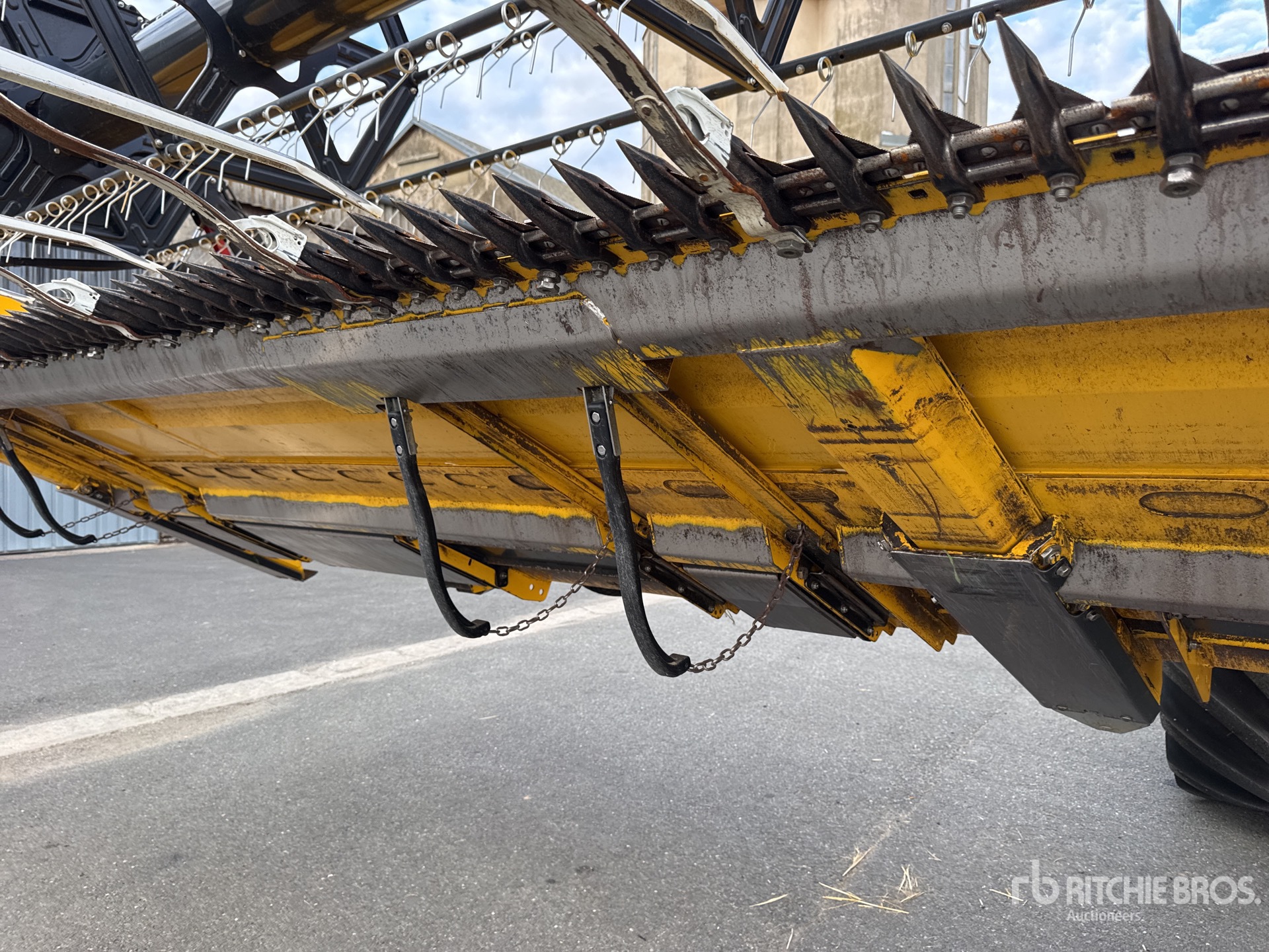 2023 New Holland CR9.90
