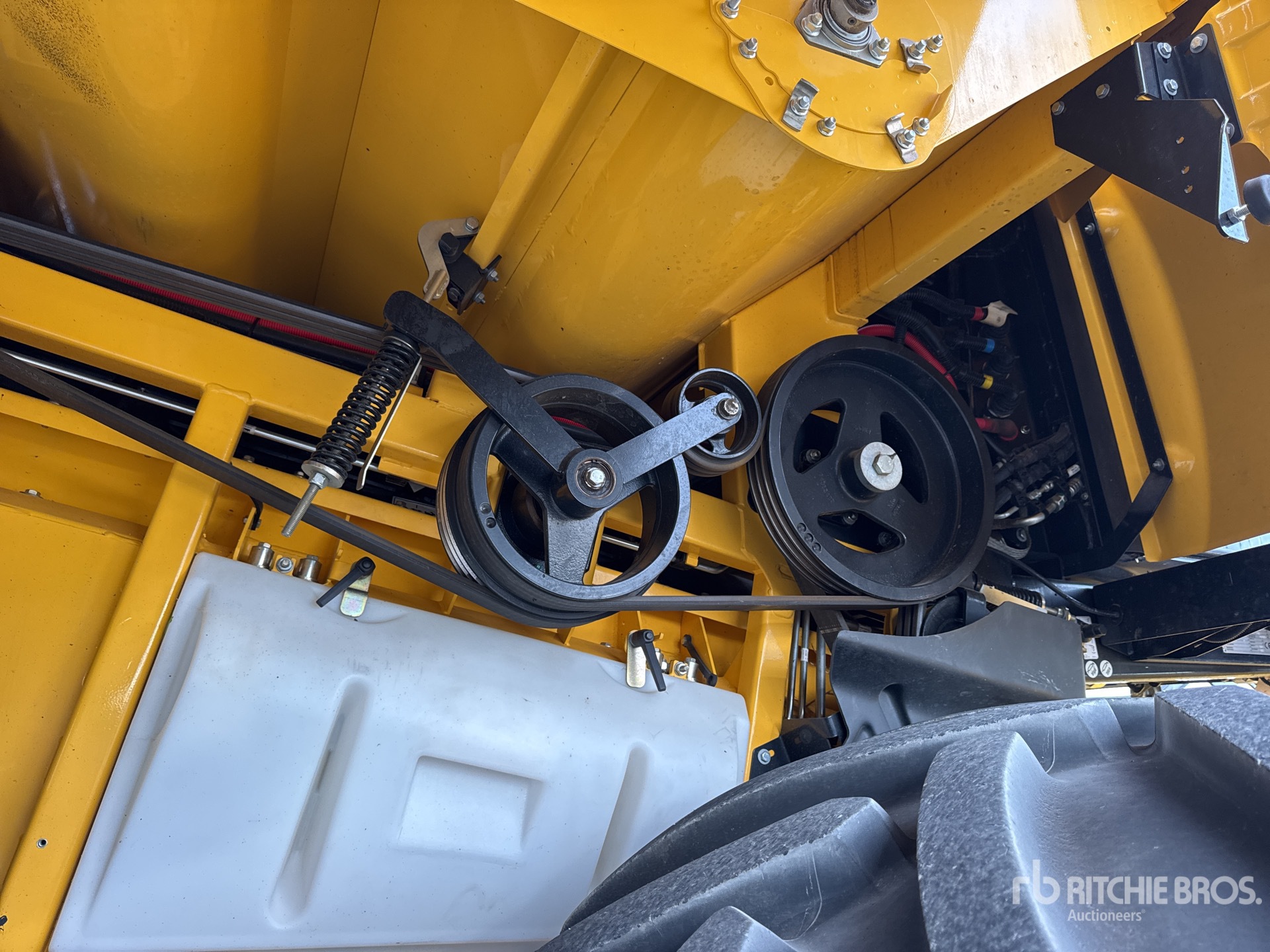 2023 New Holland CR9.90