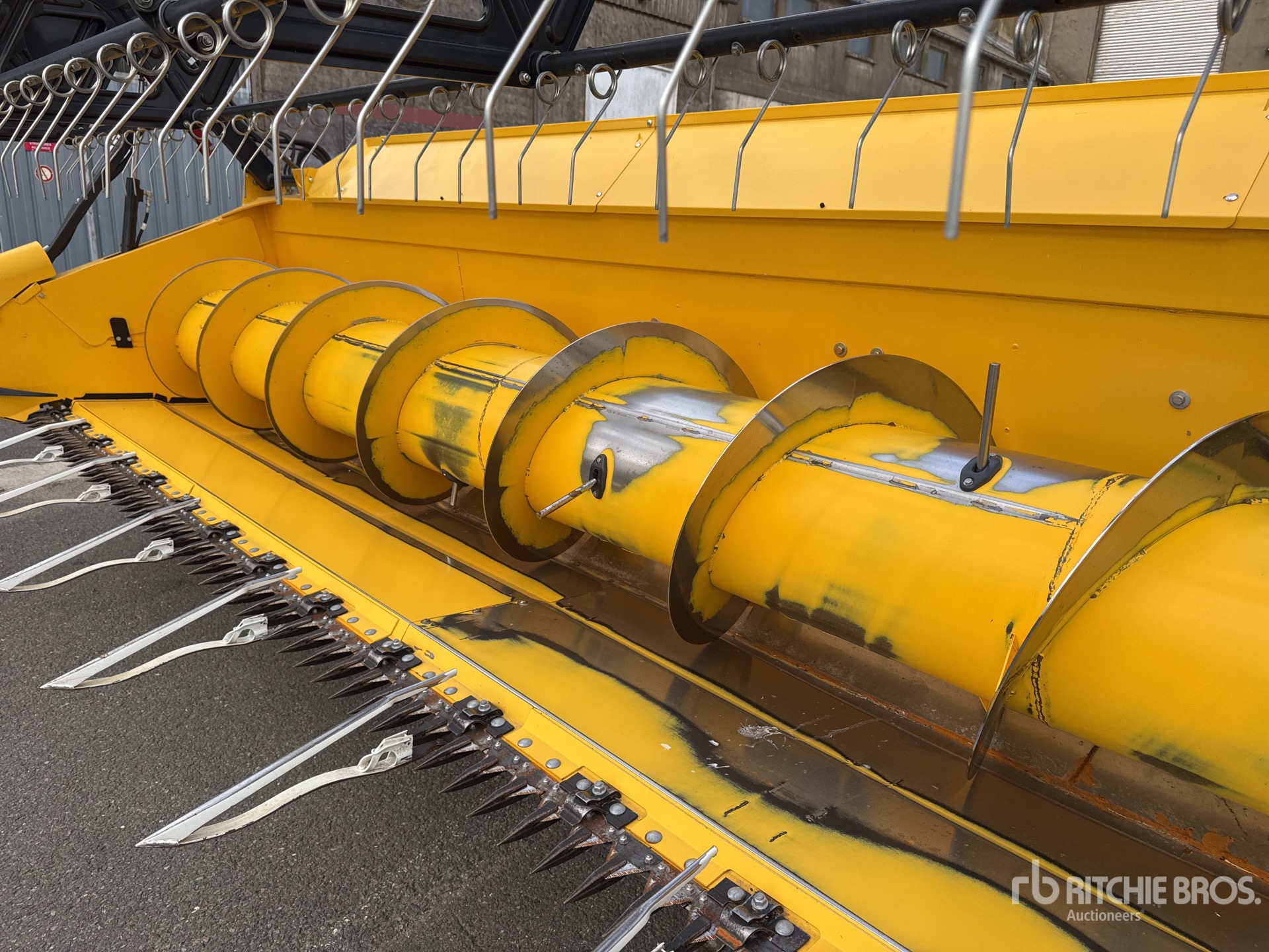 2023 New Holland CR9.90