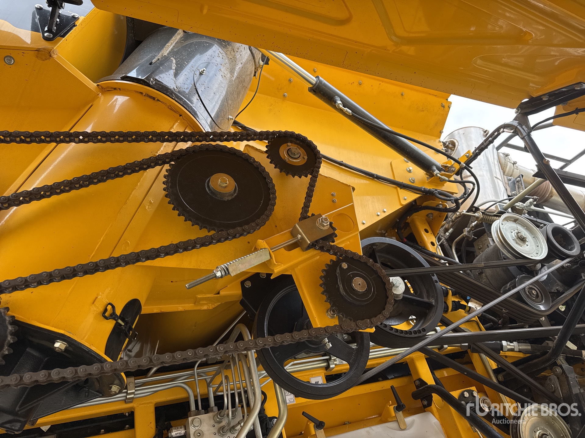 2023 New Holland CR9.90