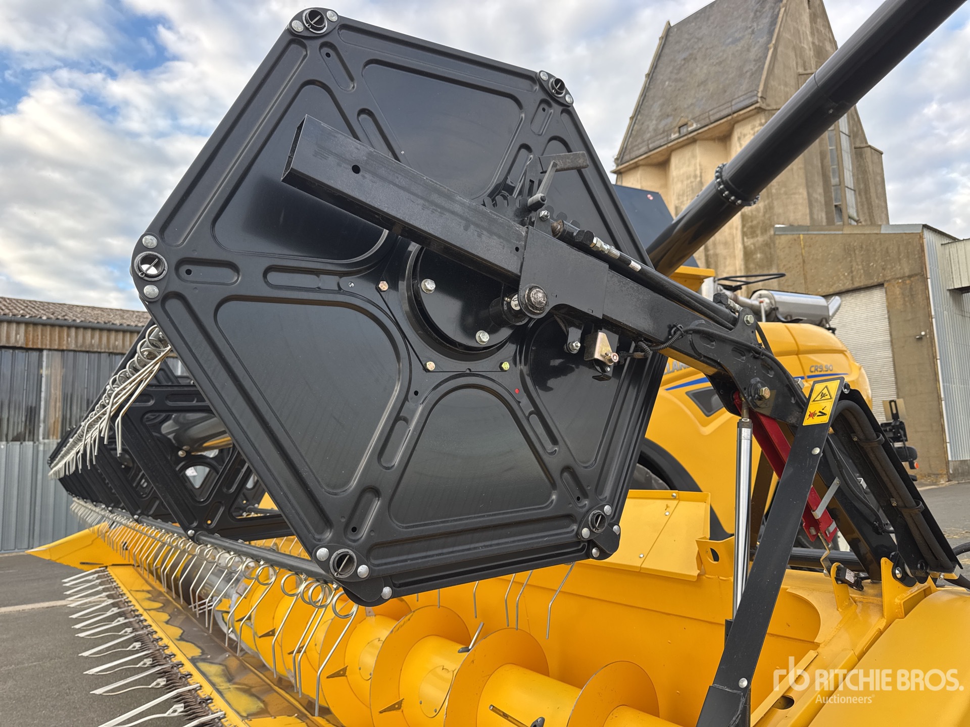 2023 New Holland CR9.90