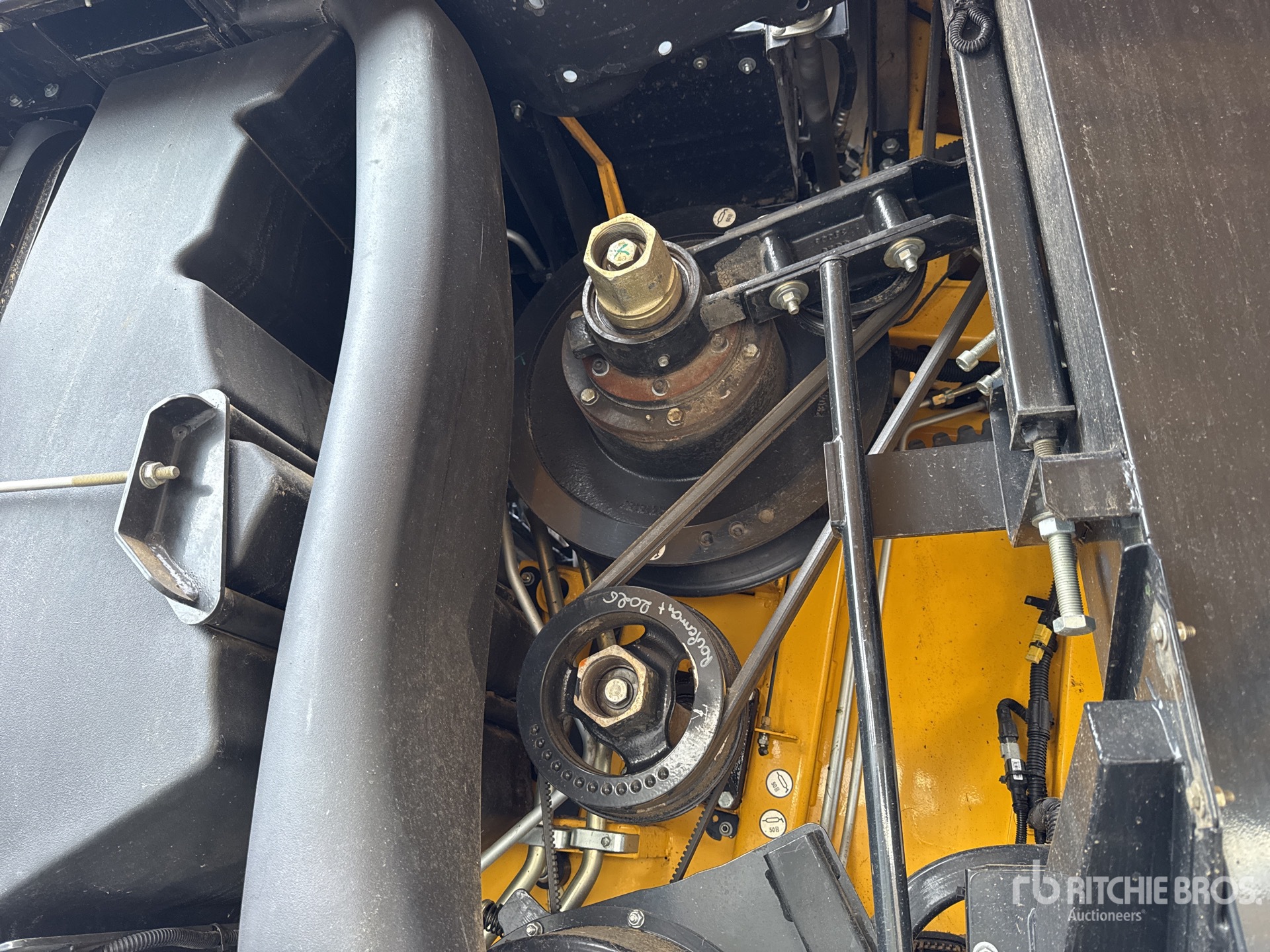 2023 New Holland CR9.90