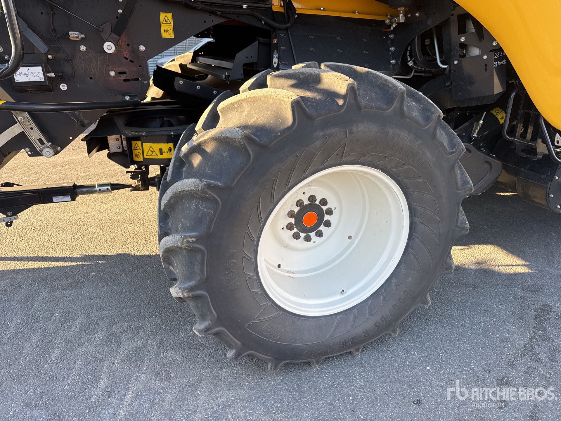 2023 New Holland CR9.90