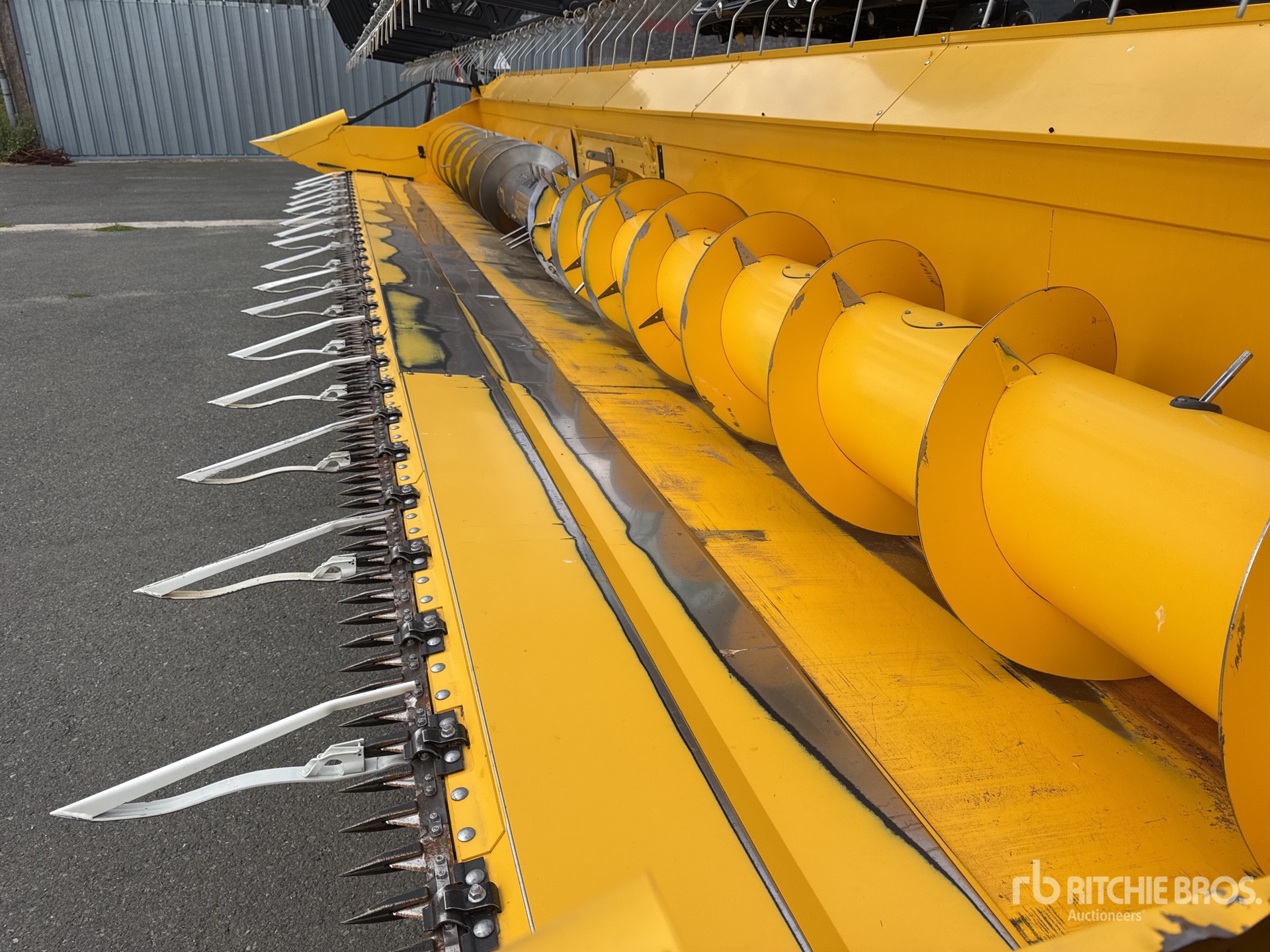 2023 New Holland CR9.90