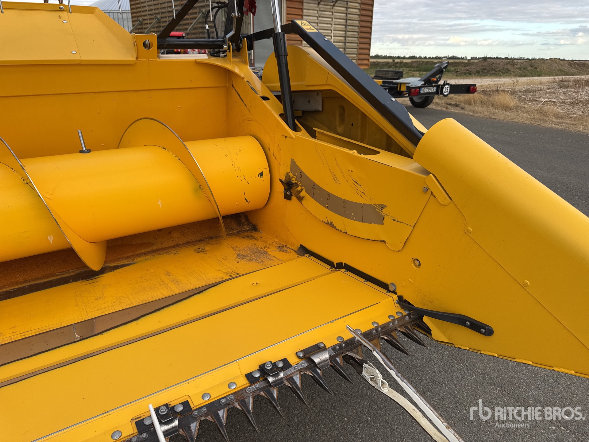 2023 New Holland CR9.90