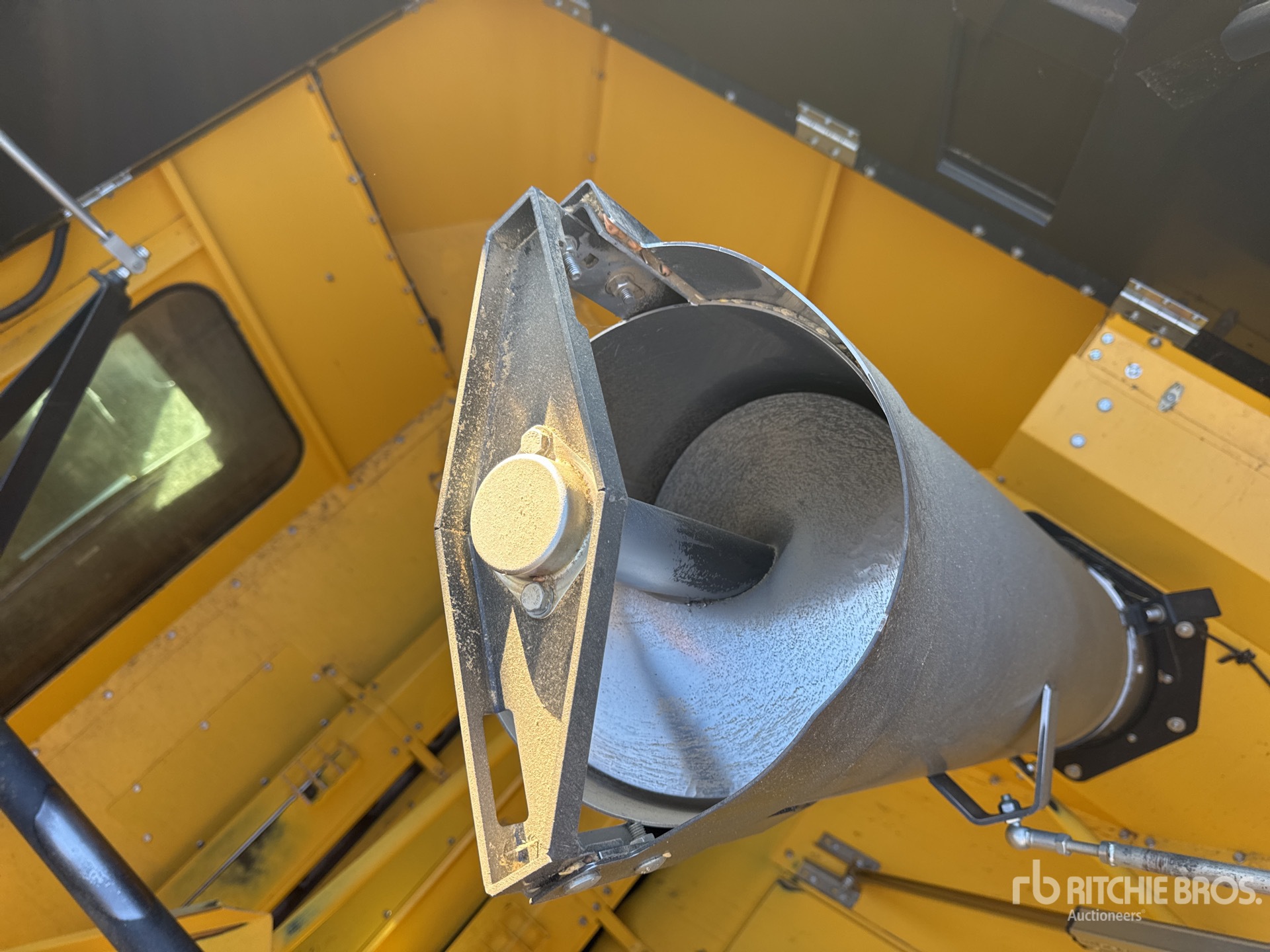 2023 New Holland CR9.90