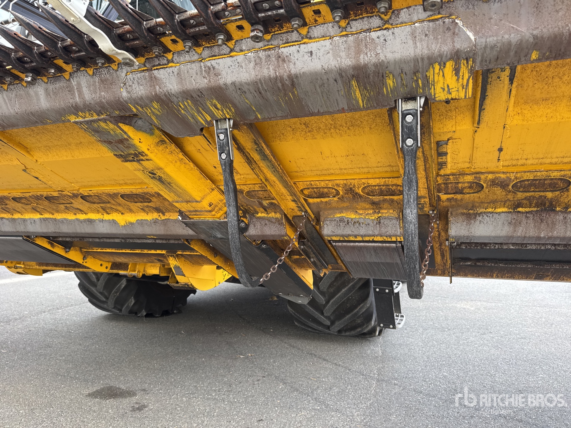 2023 New Holland CR9.90