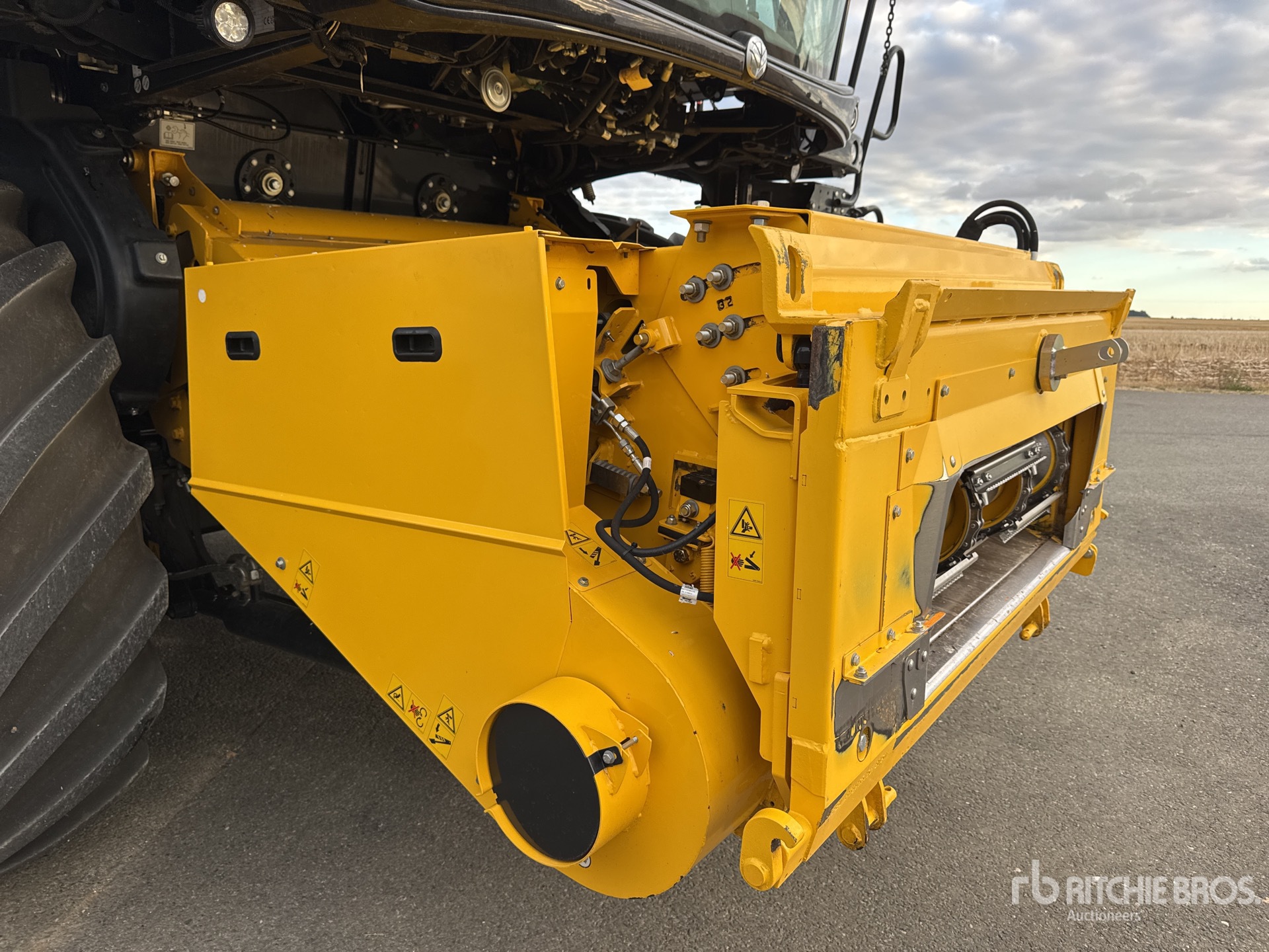 2023 New Holland CR9.90