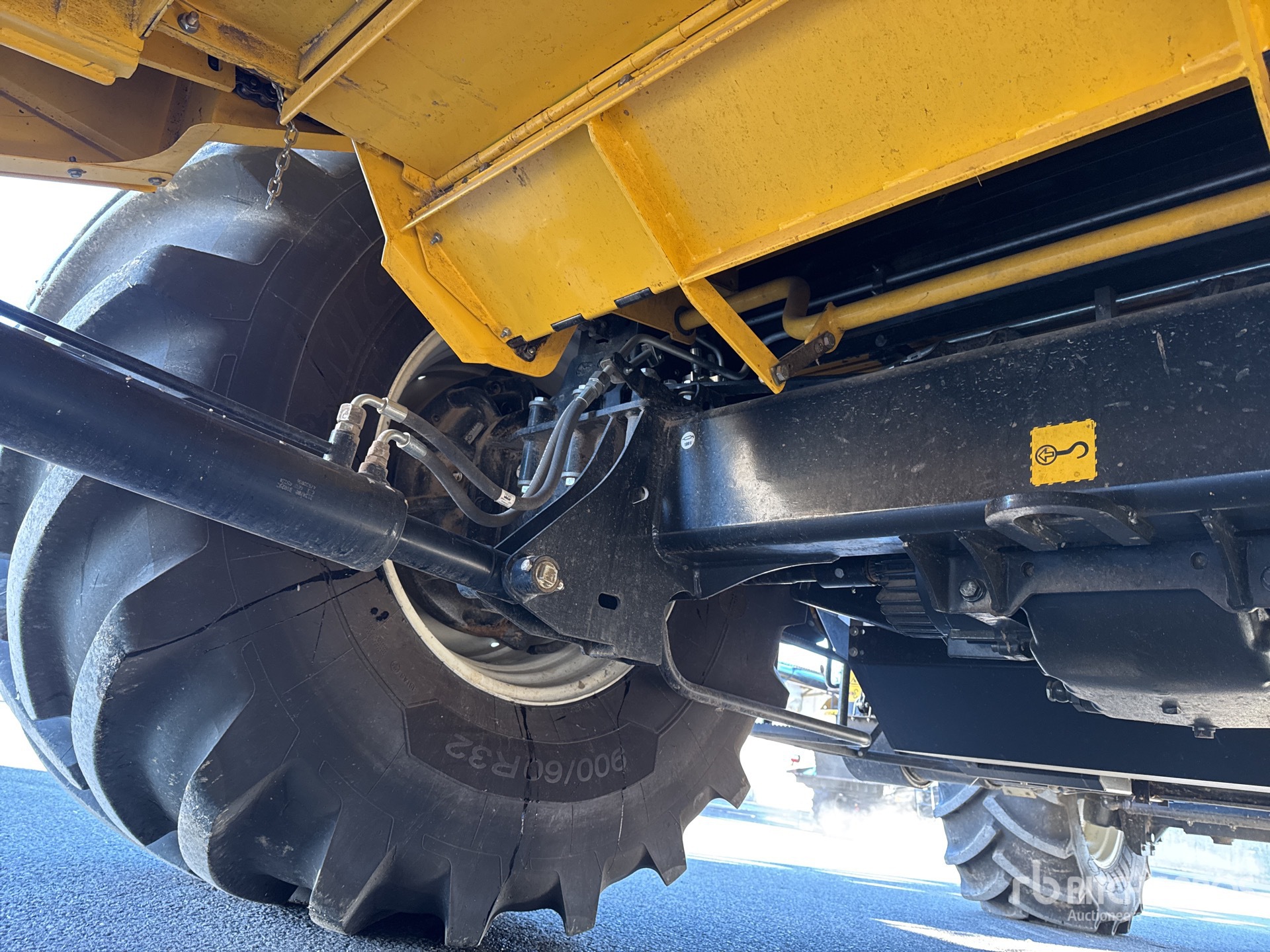 2023 New Holland CR9.90