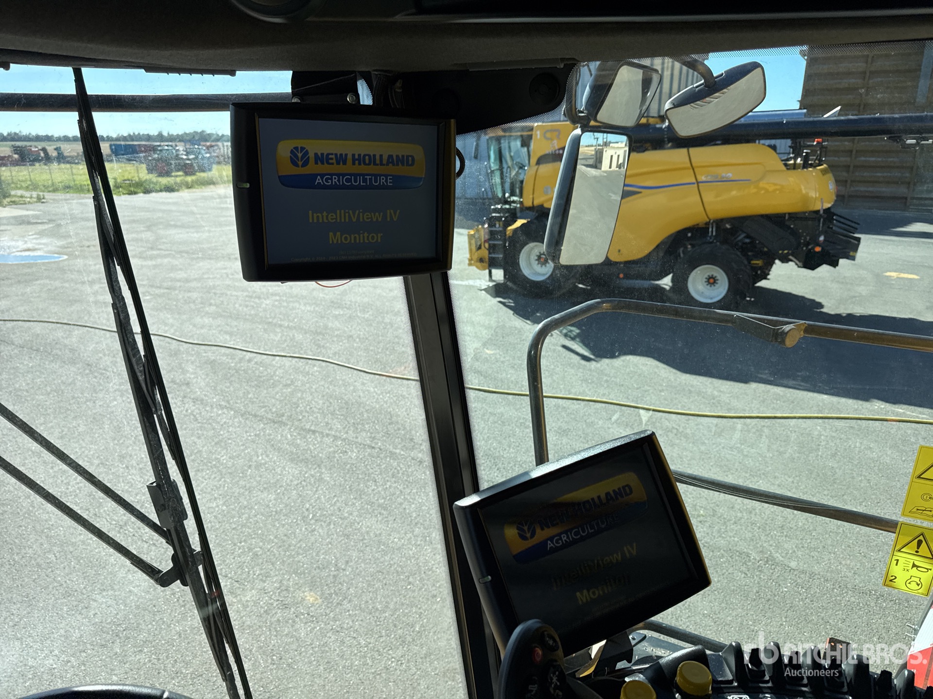 2023 New Holland CR9.90