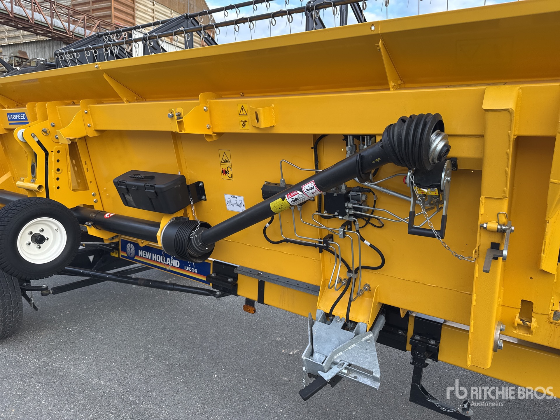 2023 New Holland CR9.90