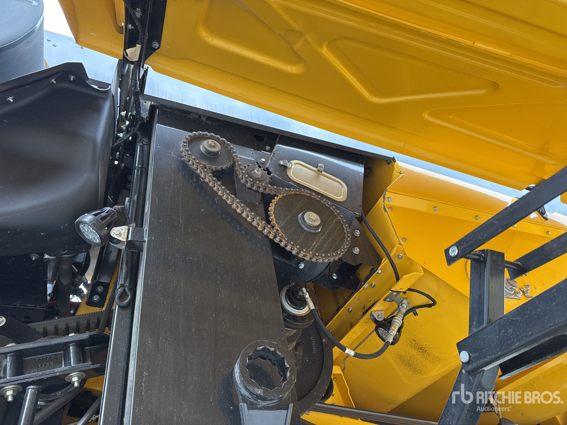 2023 New Holland CR9.90