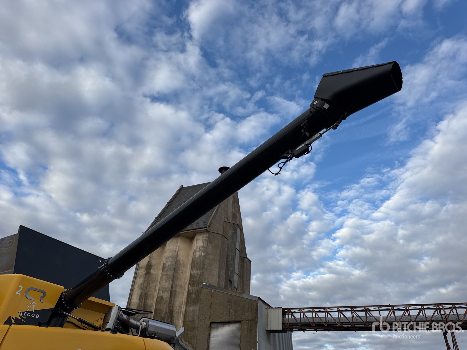 2023 New Holland CR9.90