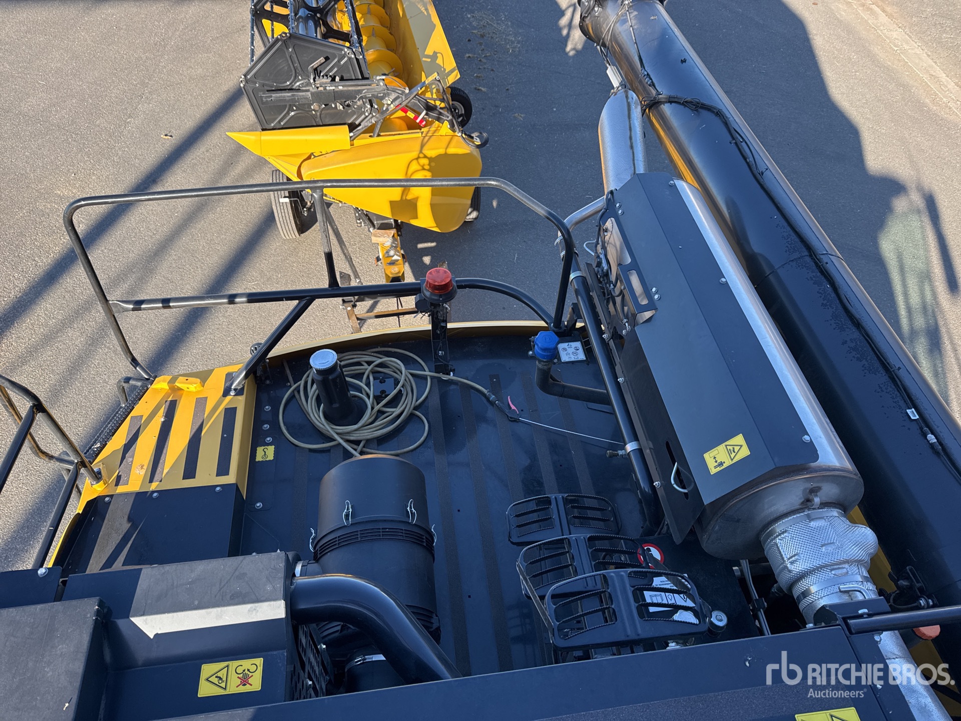 2023 New Holland CR9.90