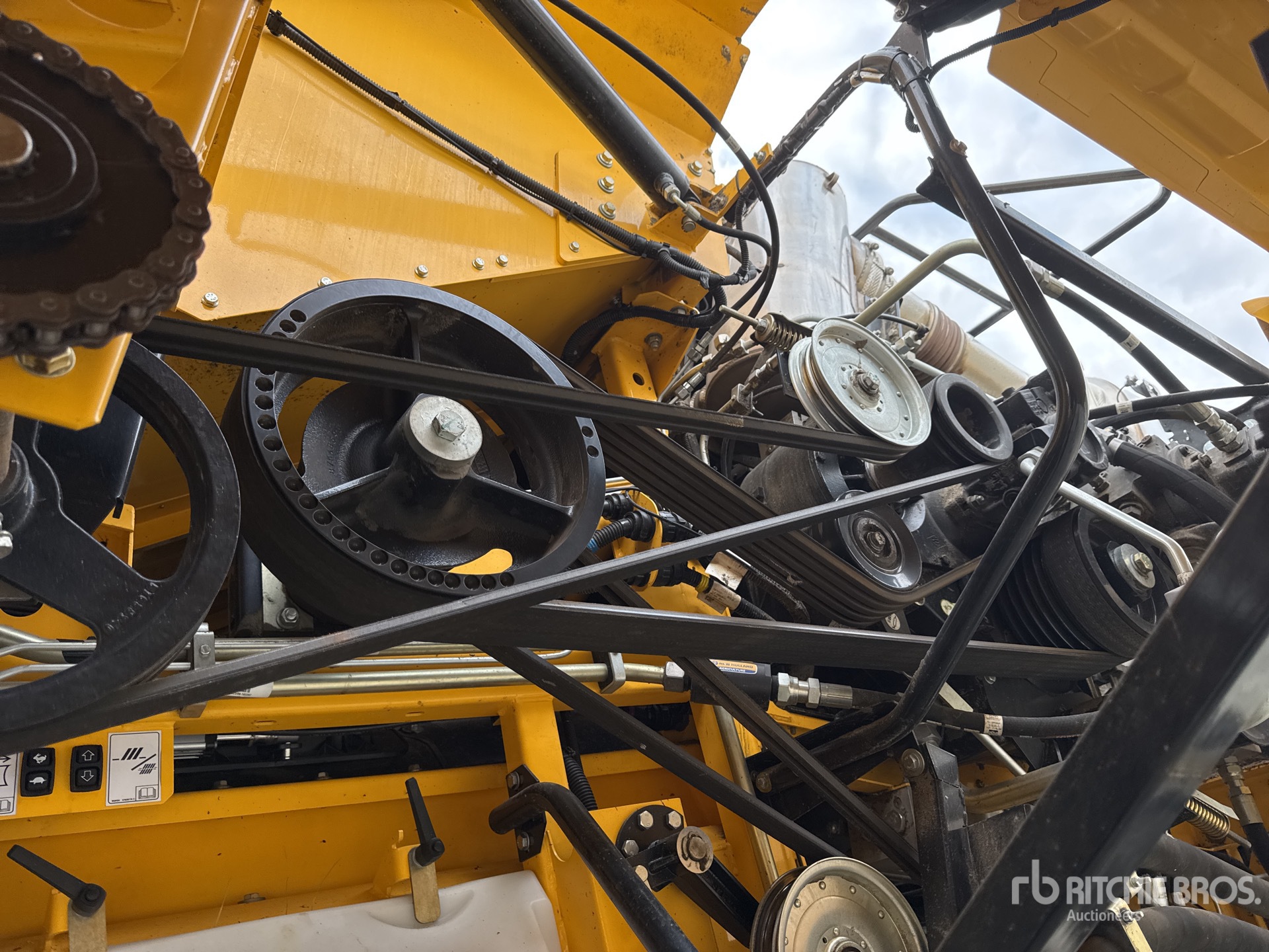 2023 New Holland CR9.90