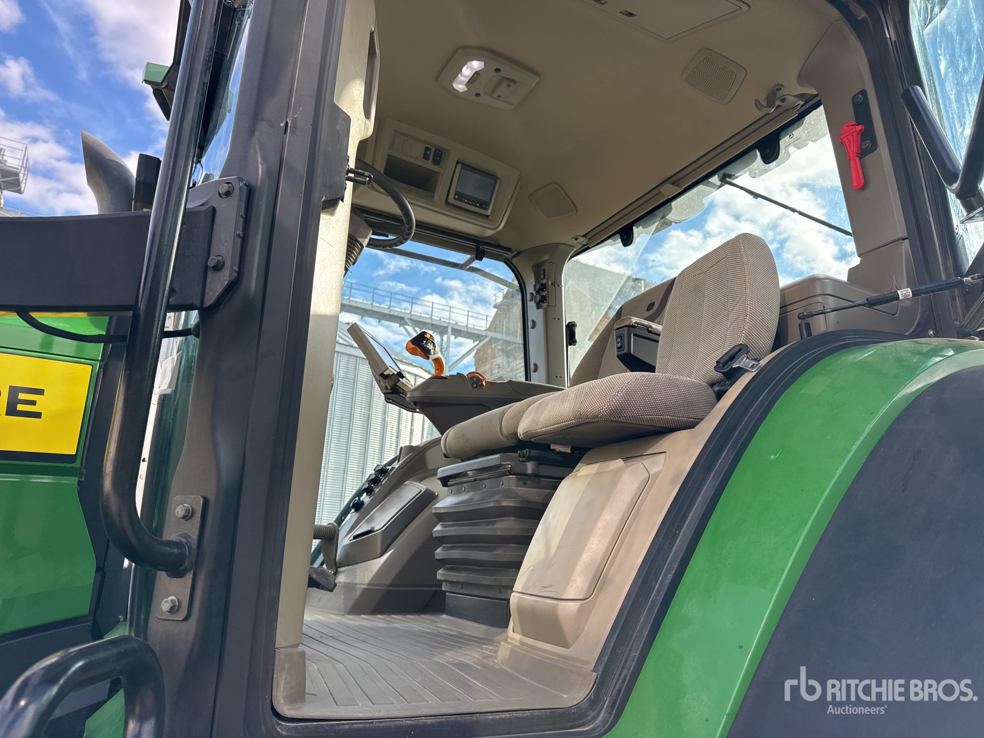 2024 John Deere 8R310 COMMAND P
