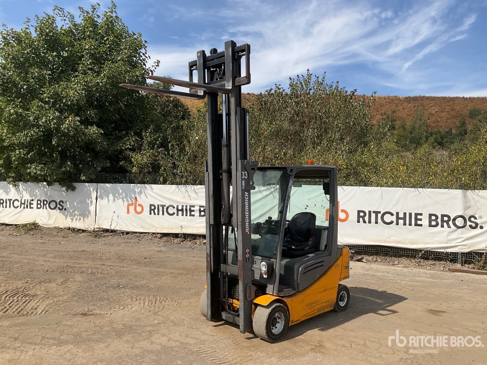 2016 Jungheinrich EFG320