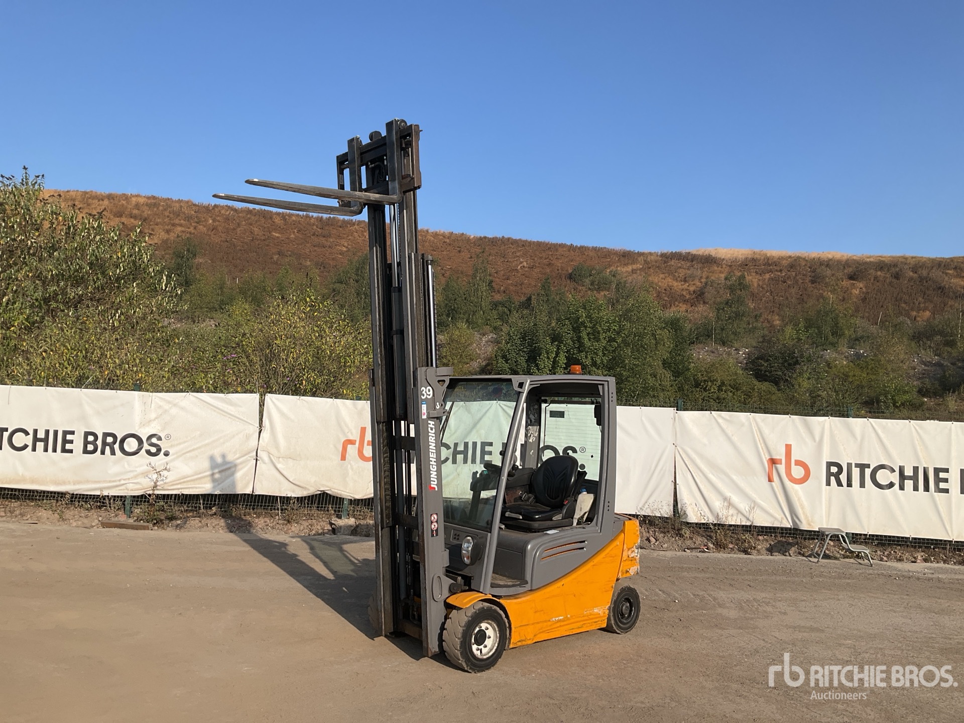 2016 Jungheinrich EFG320