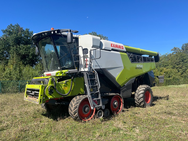 2021 Claas Lexion 6700TT Combine Harvester