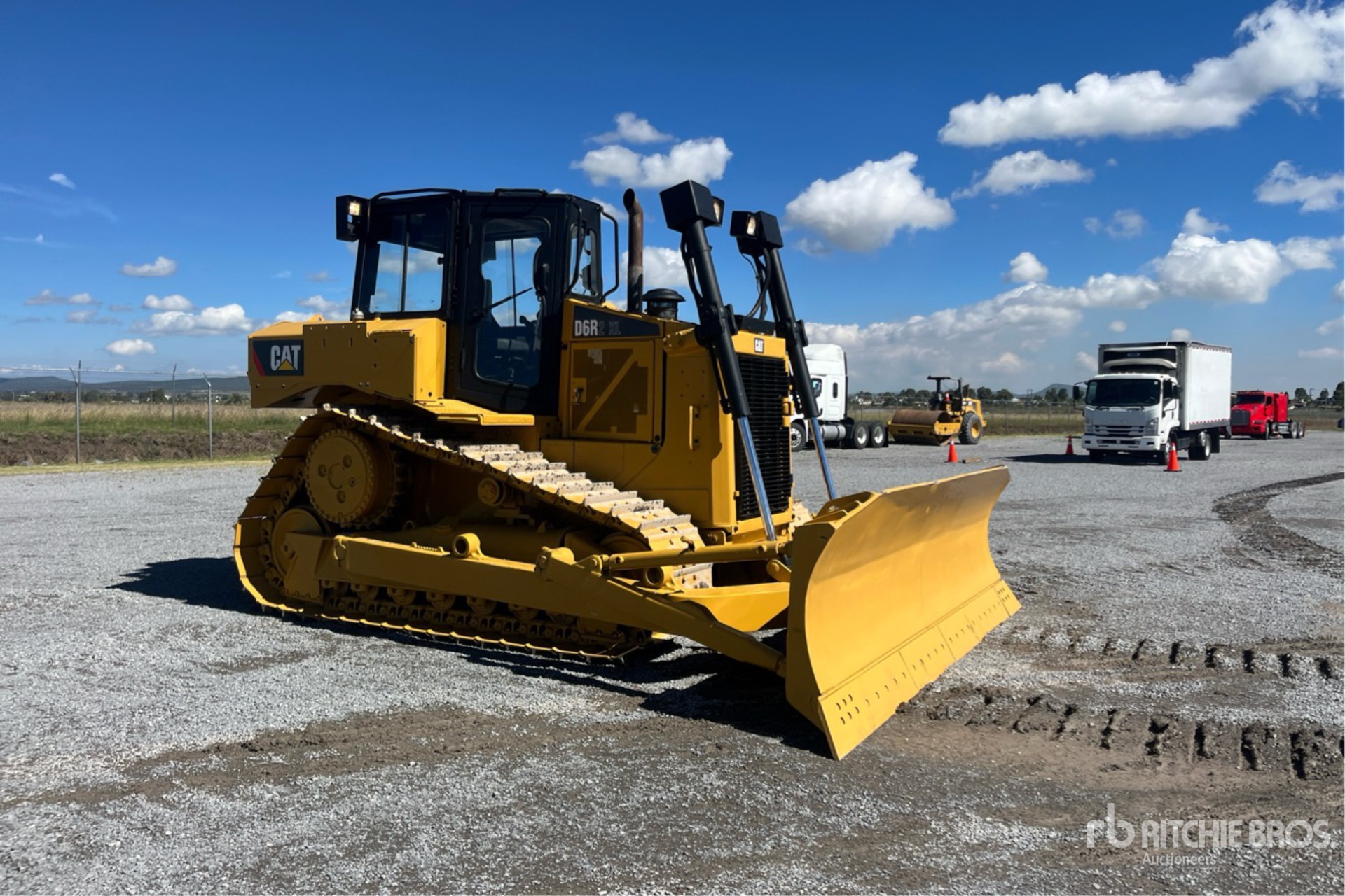 2020 Caterpillar D6R2XL