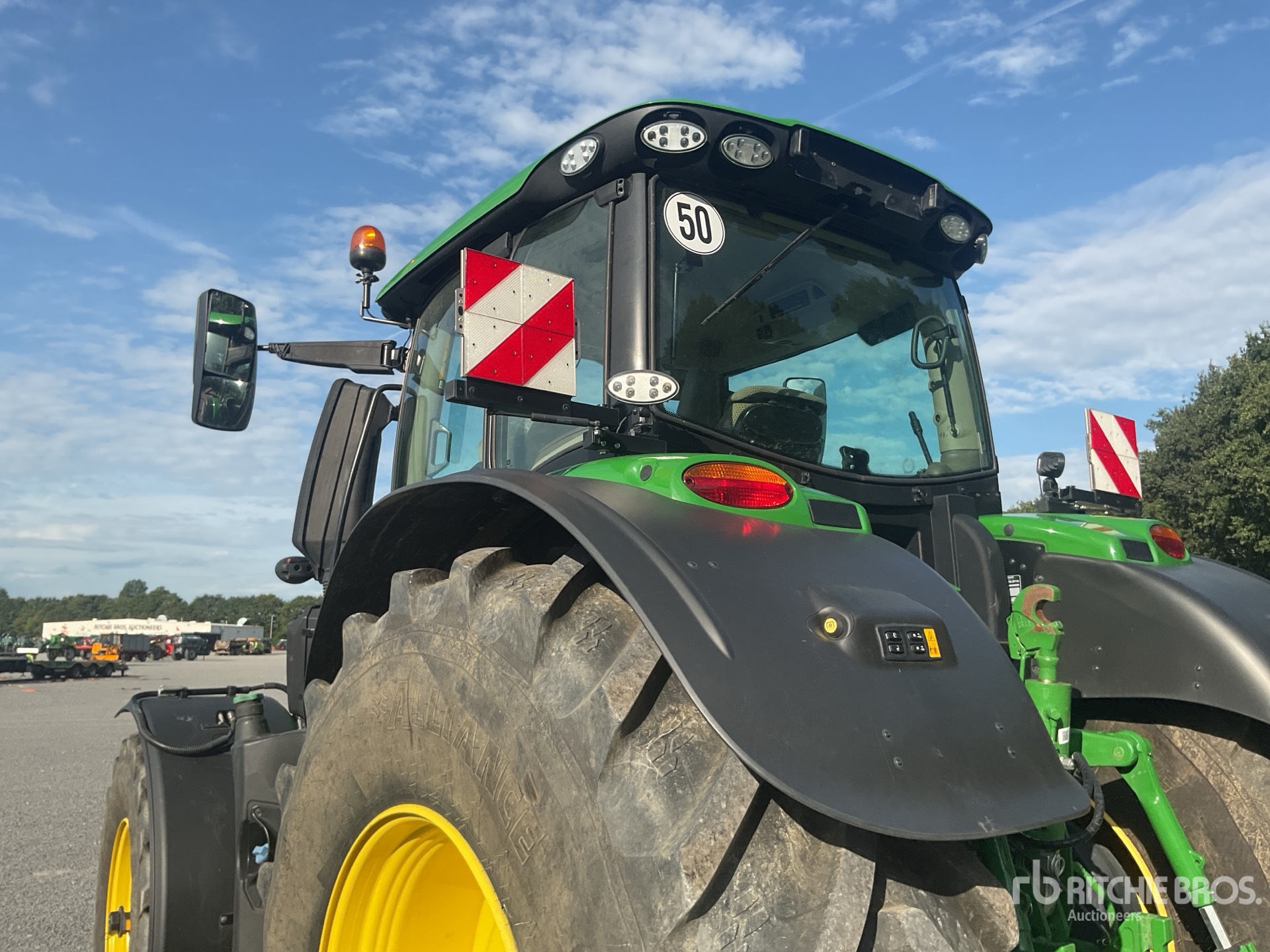 2022 John Deere 6R230